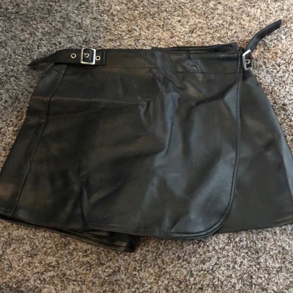 Leather skirt/shorts